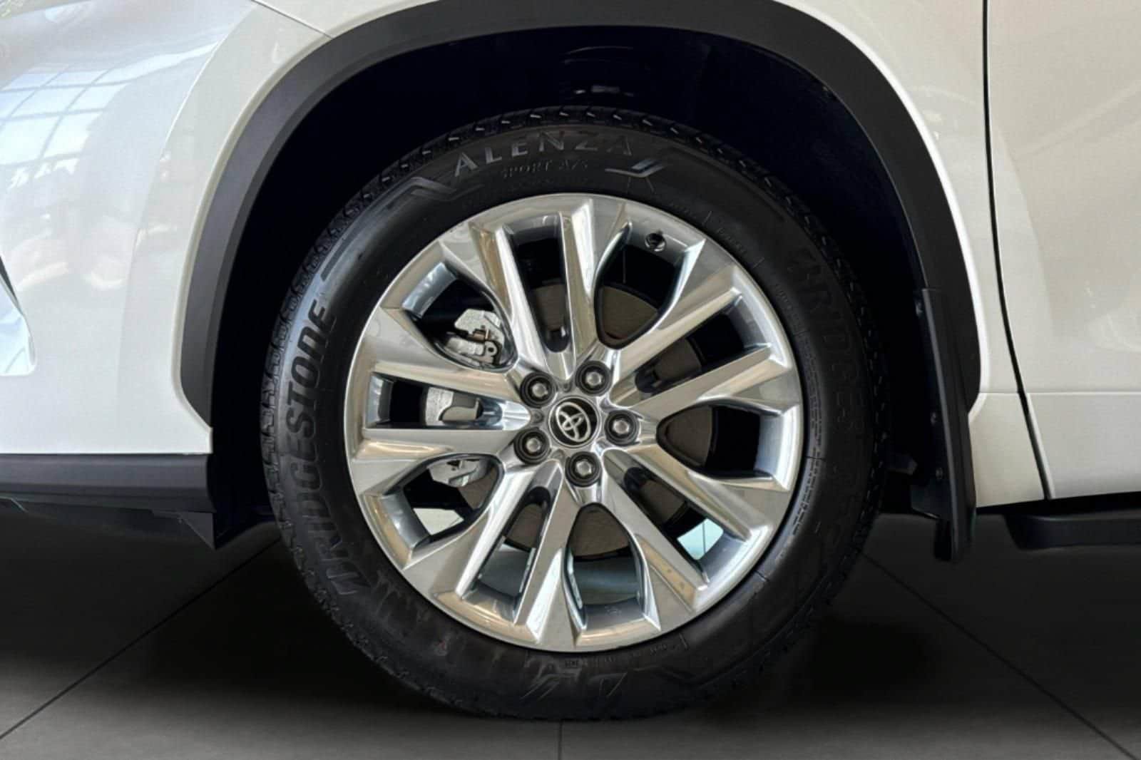 New 2026 Toyota Highlander Limited AWD/4WD image 34