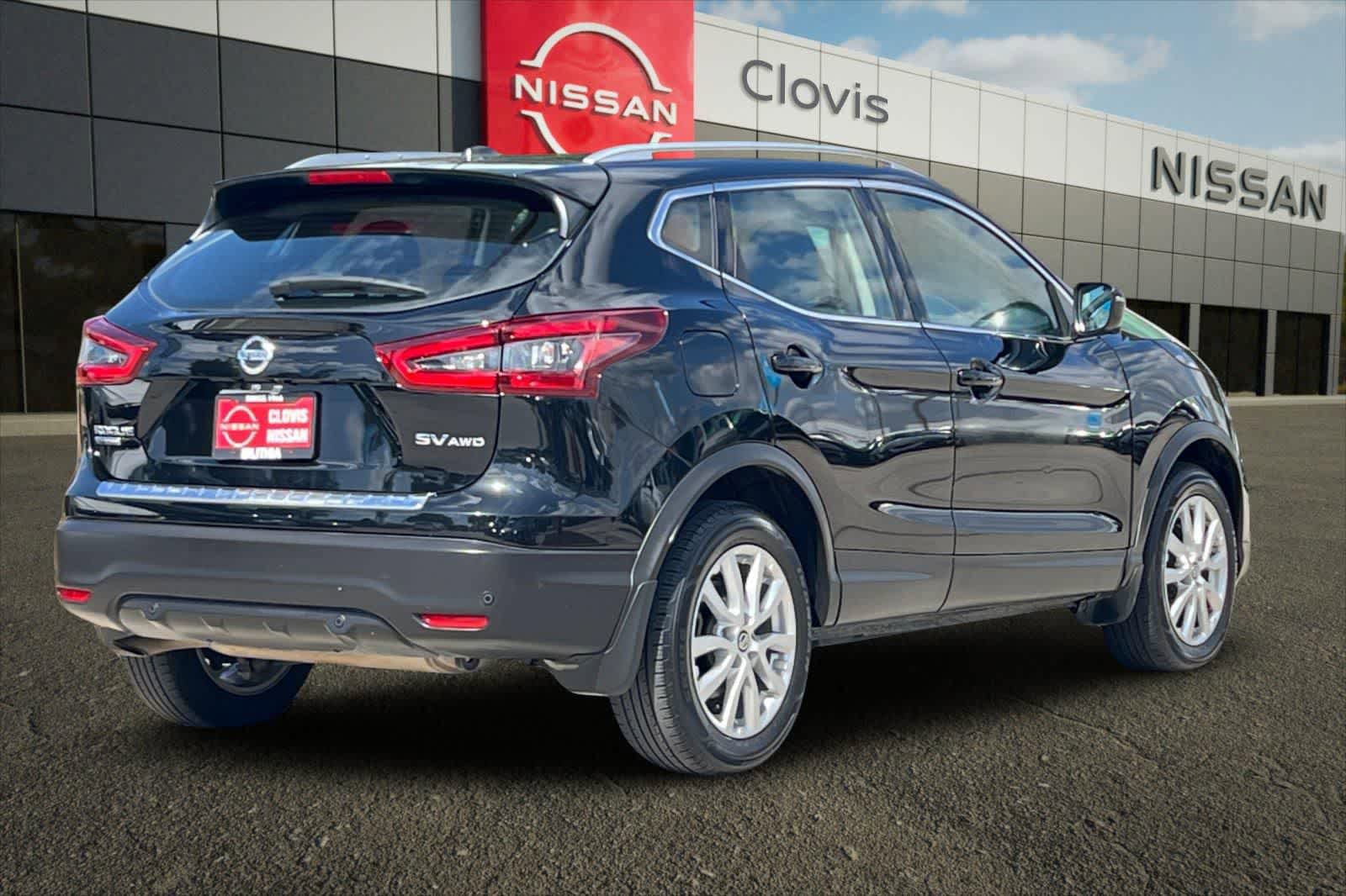 Used 2021 Nissan Rogue Sport SV w/ Technology Package AWD/4WD image 3