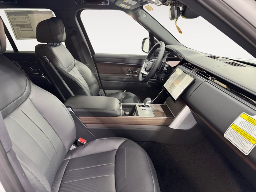 New 2025 Land Rover Range Rover SE image 15