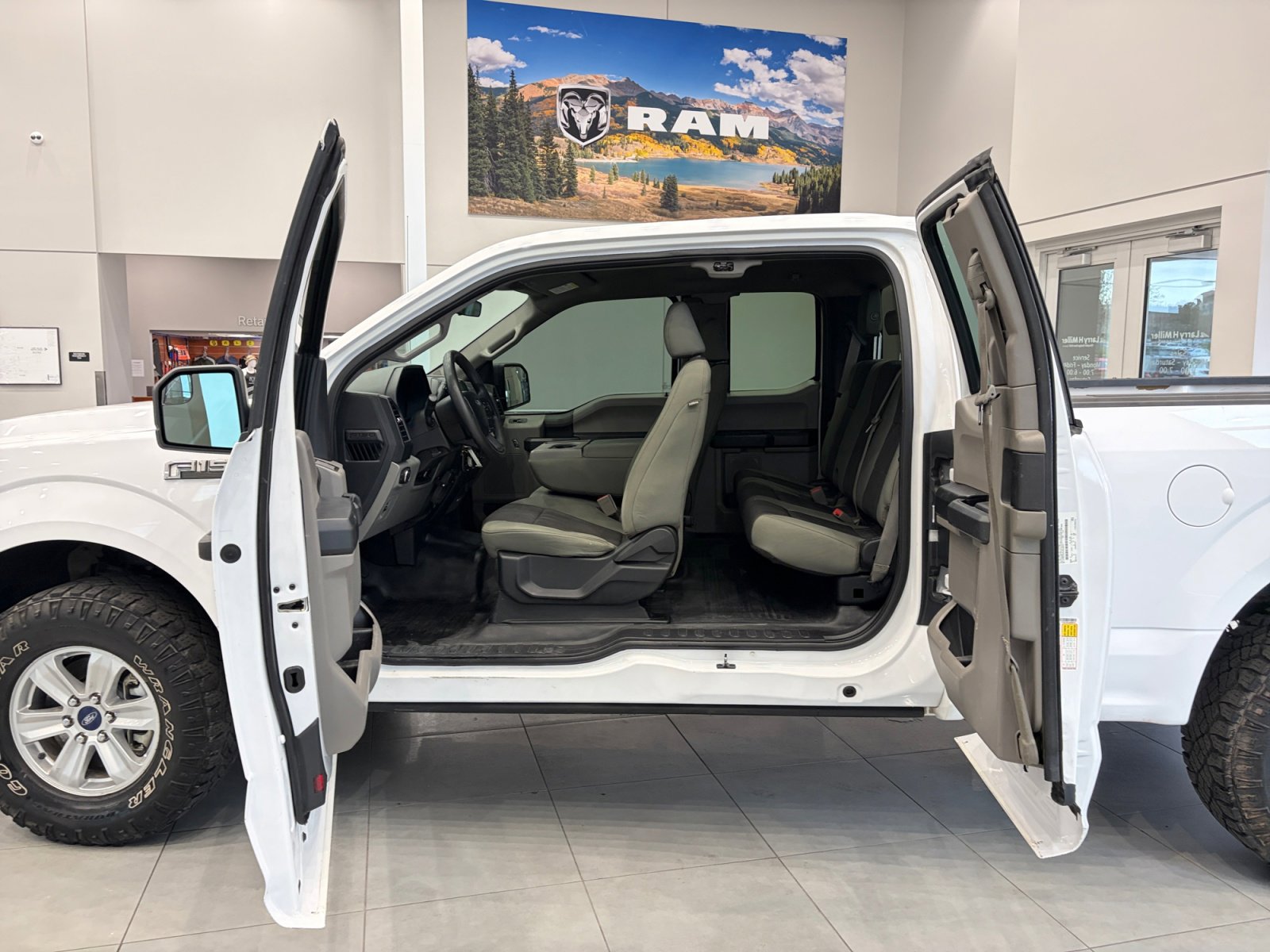 Used 2018 Ford F150 XL w/ Equipment Group 101A Mid AWD/4WD image 19