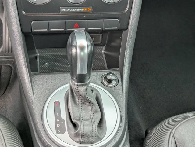 Used 2016 Volkswagen Beetle 1.8T S FWD image 21