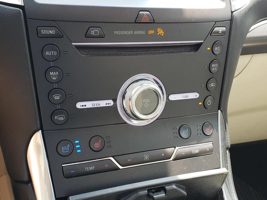 Used 2019 Ford Edge Titanium w/ Equipment Group 301A AWD/4WD image 29