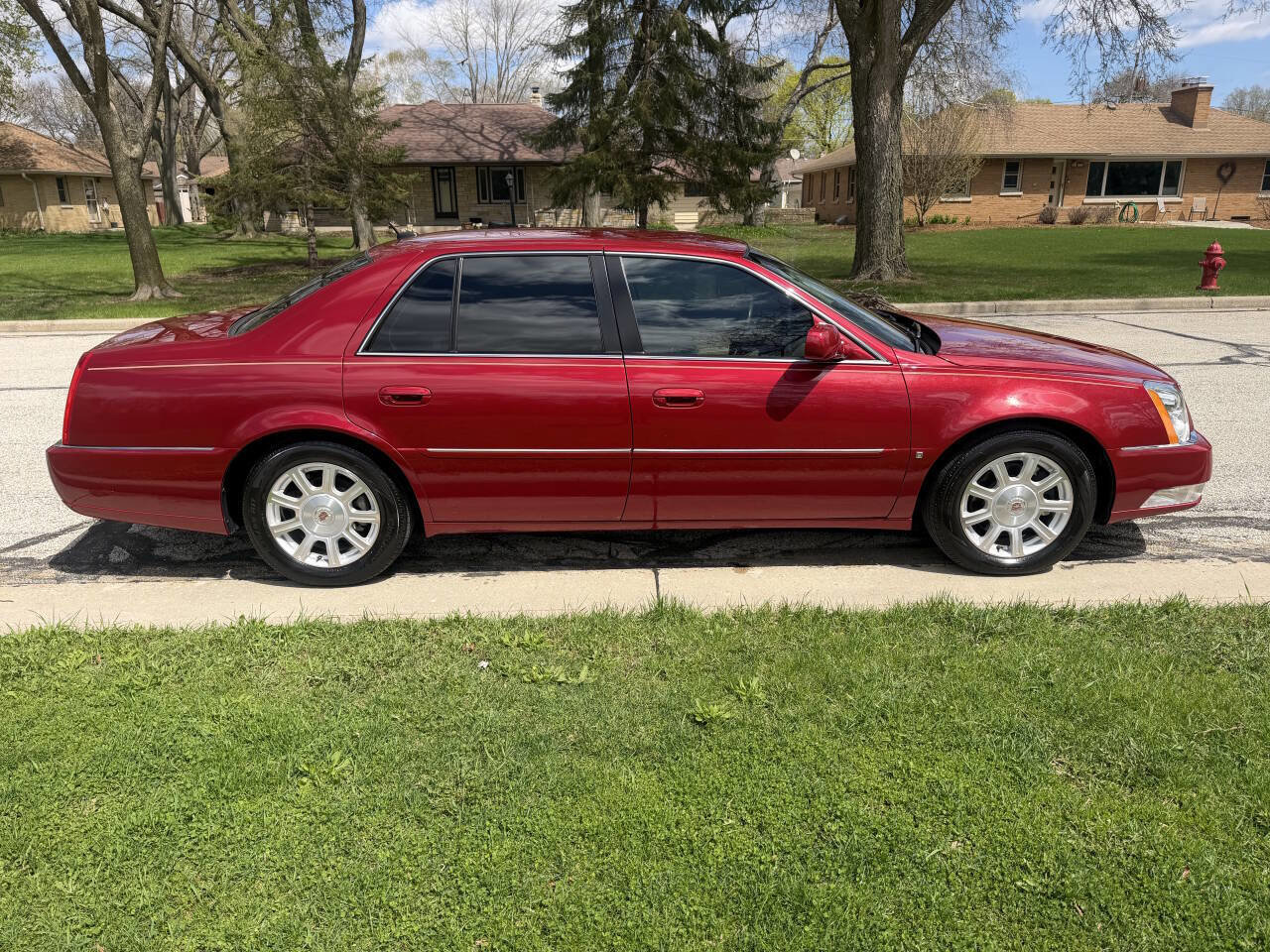 Used 2008 Cadillac DTS Luxury II image 6