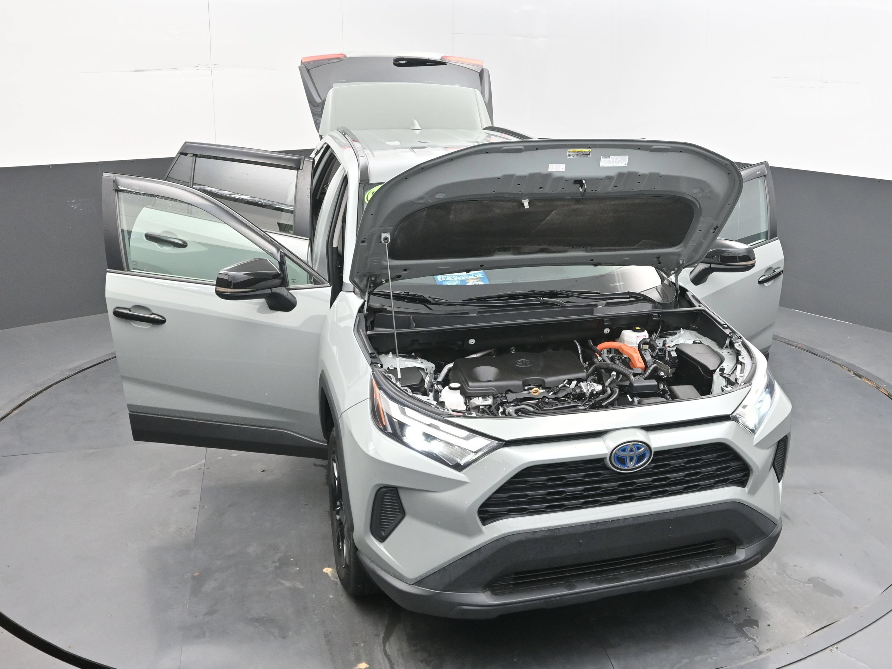 Used 2022 Toyota RAV4 XLE AWD/4WD image 40