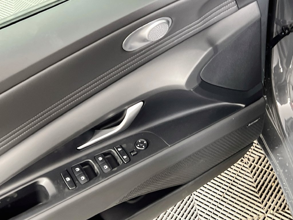 New 2026 Hyundai Elantra Limited FWD image 16