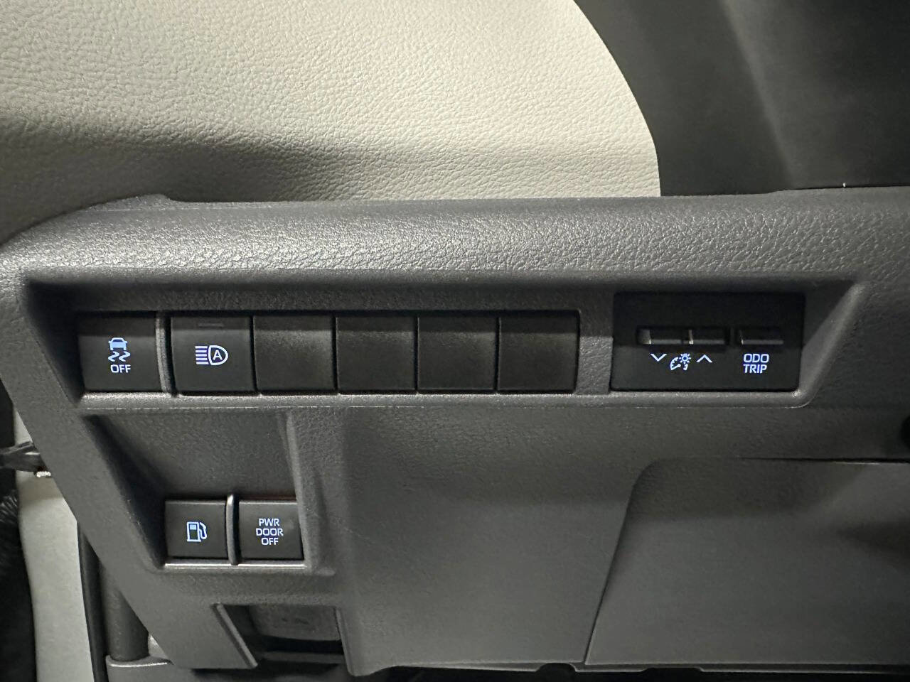 Used 2021 Toyota Sienna XLE image 23