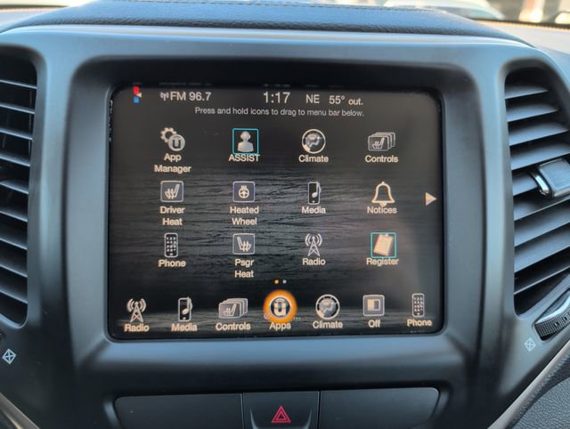Used 2016 Jeep Cherokee Latitude w/ Cold Weather Group AWD/4WD image 28