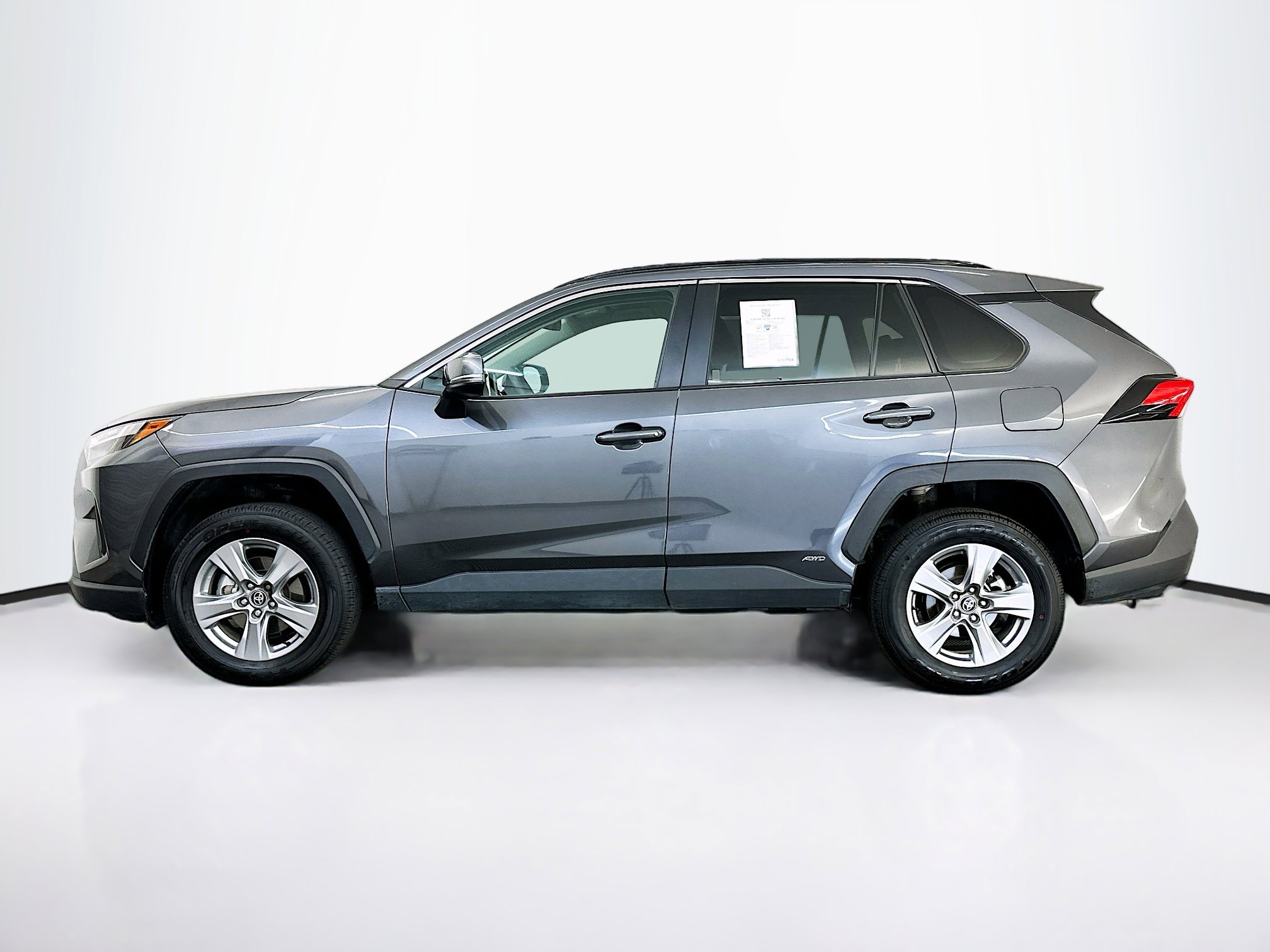 Used 2025 Toyota RAV4 XLE image 4