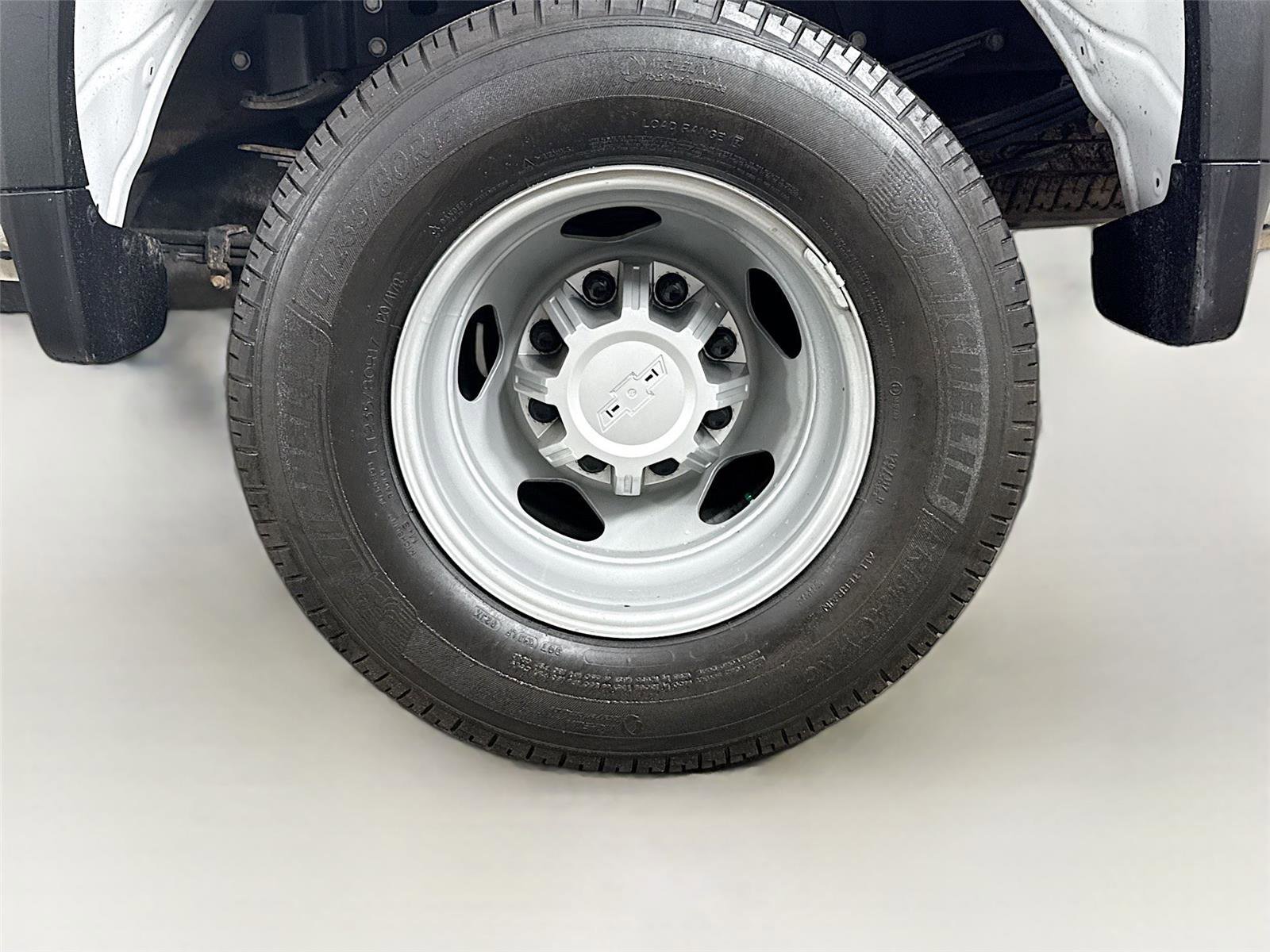Used 2024 Chevrolet Silverado 3500 W/T image 26