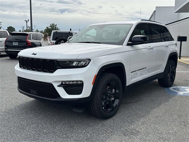 New 2025 Jeep Grand Cherokee Limited image 6
