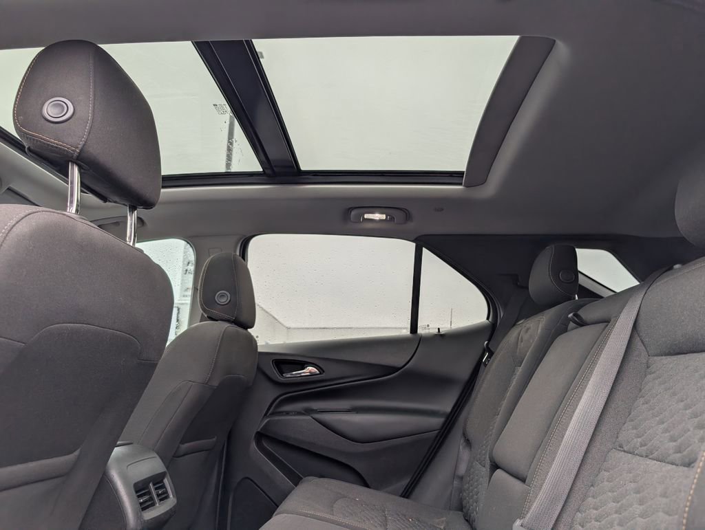 Used 2018 Chevrolet Equinox LT w/ Sun & Infotainment Package image 10