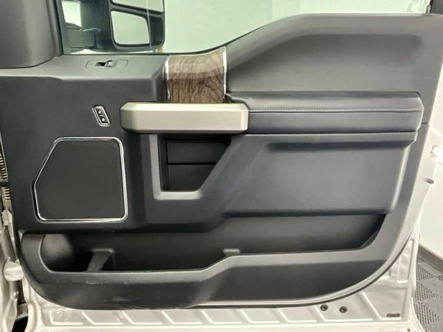 Used 2017 Ford F250 Lariat w/ Chrome Package image 12