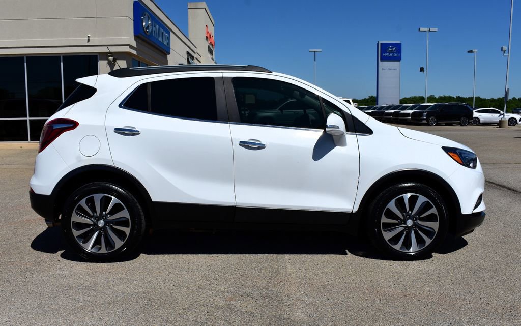 Used 2019 Buick Encore Essence FWD image 2