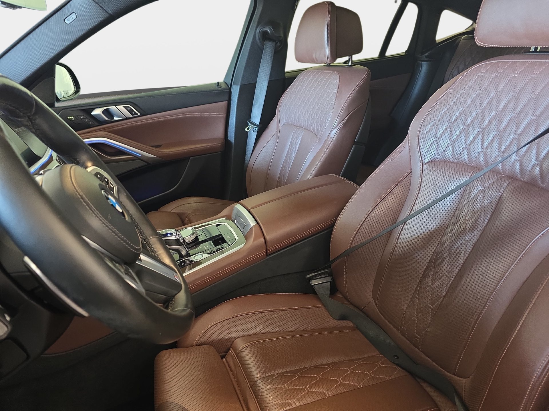 Used 2022 BMW X6 M50i w/ Executive Package AWD/4WD image 15