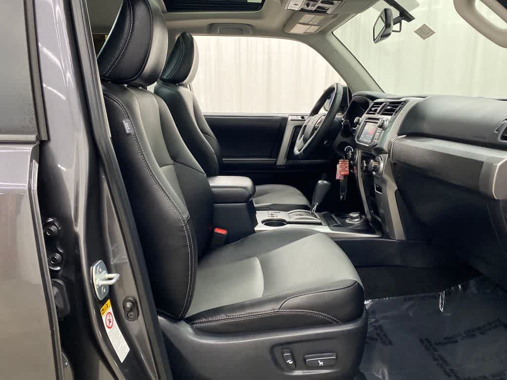Used 2018 Toyota 4Runner SR5 Premium AWD/4WD image 18