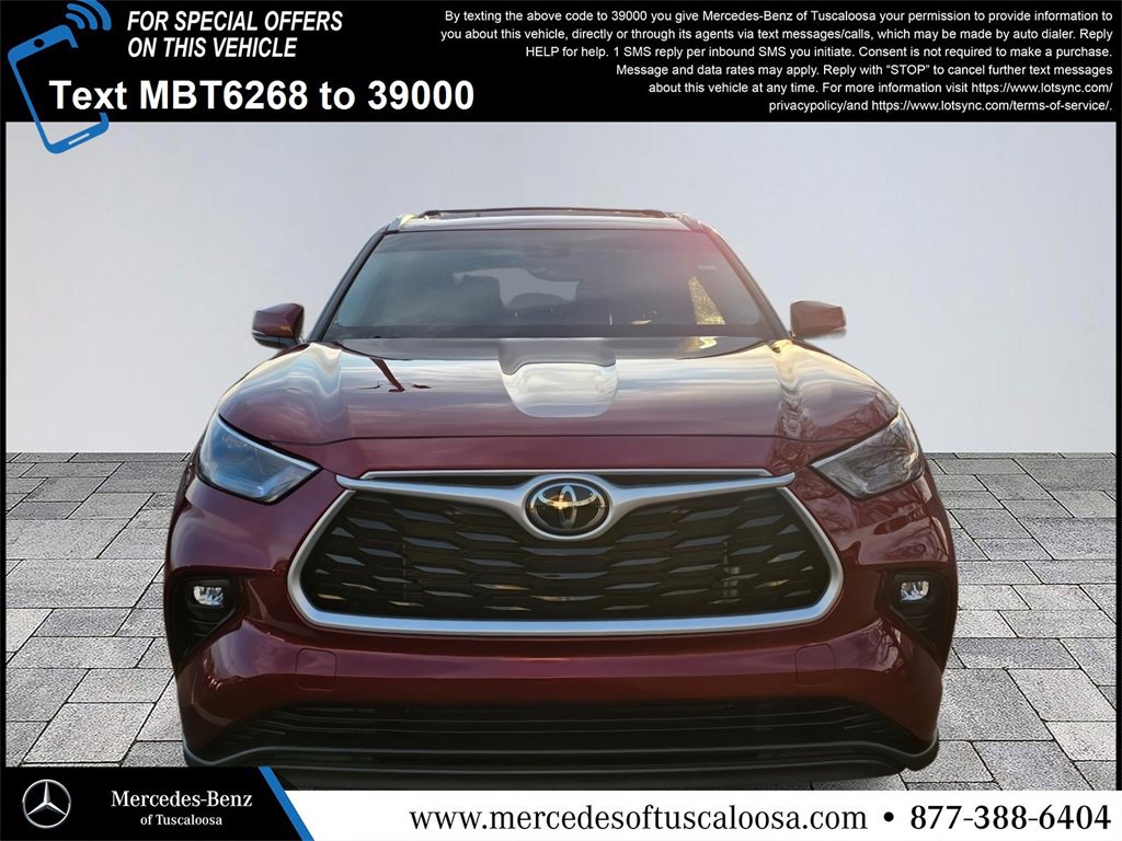 Used 2022 Toyota Highlander XLE image 2