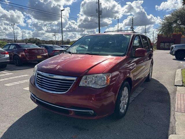 Used 2016 Chrysler Town & Country Touring image 4