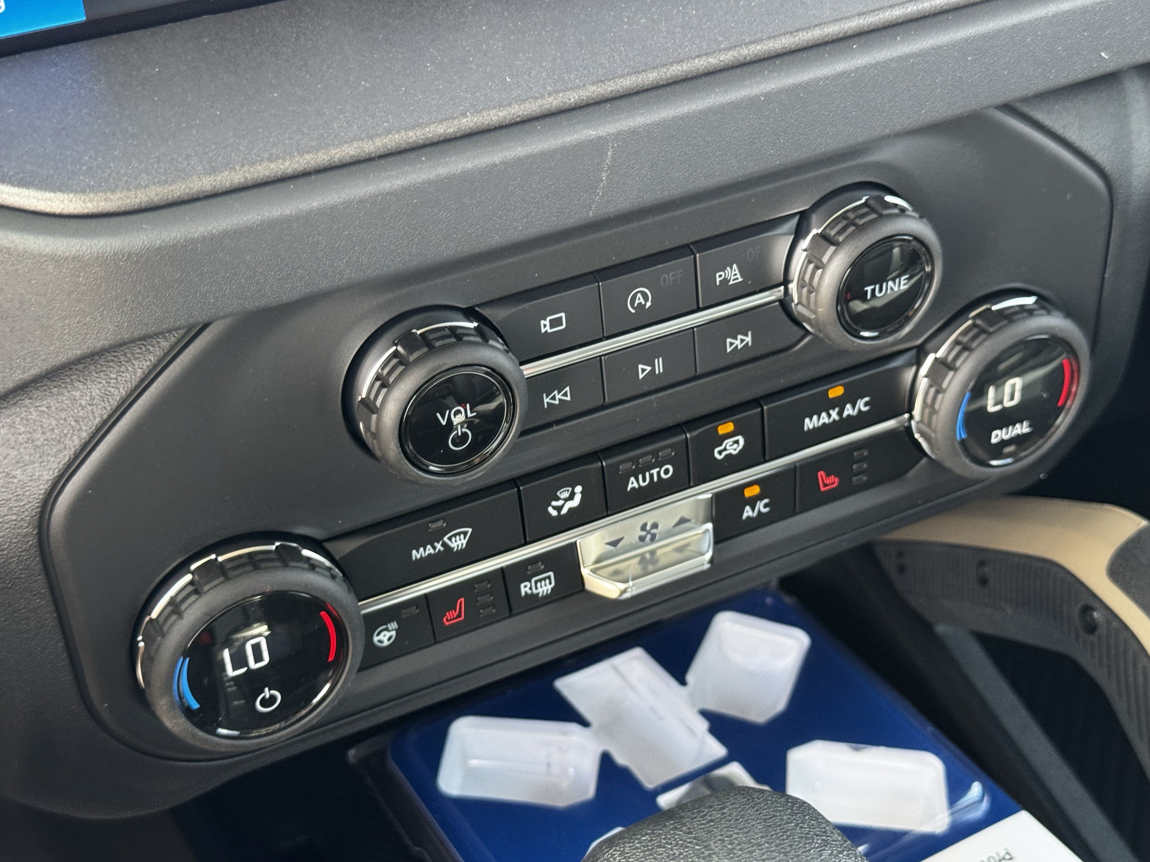 New 2026 Ford Bronco Badlands AWD/4WD image 19