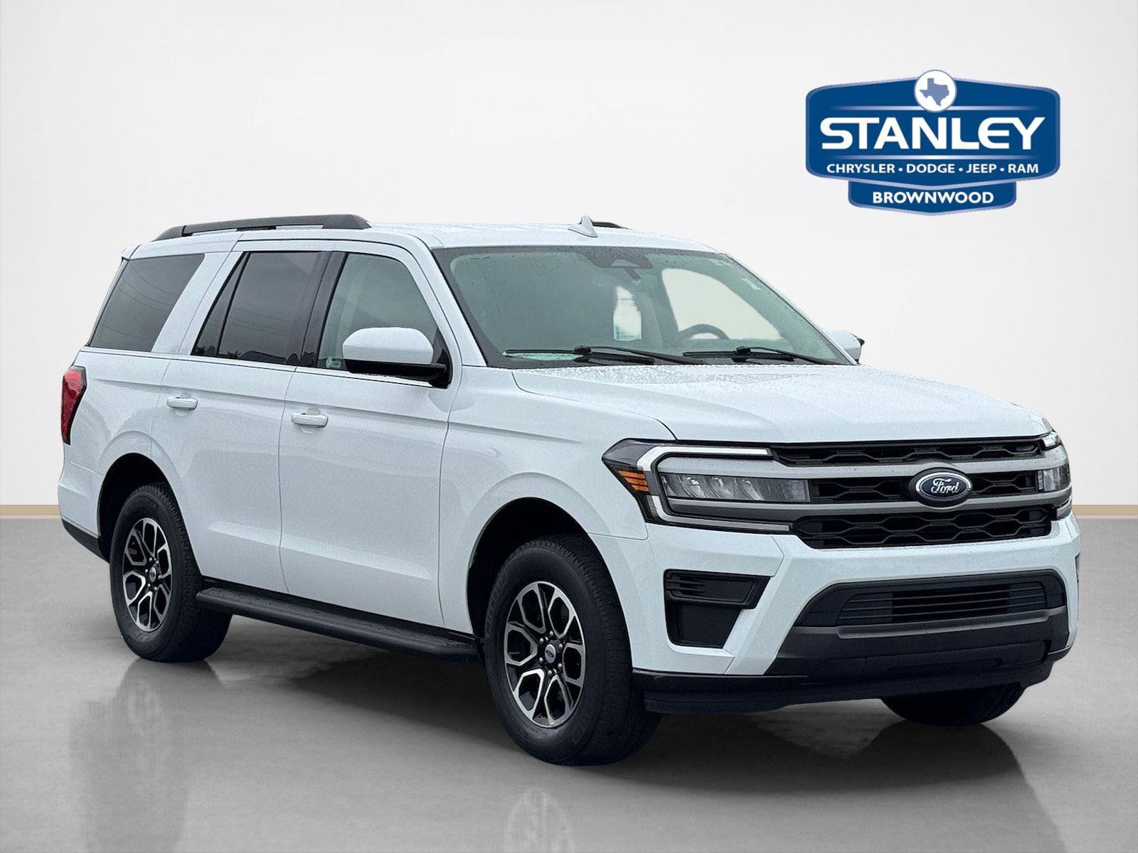 Used 2024 Ford Expedition XLT AWD/4WD image 1
