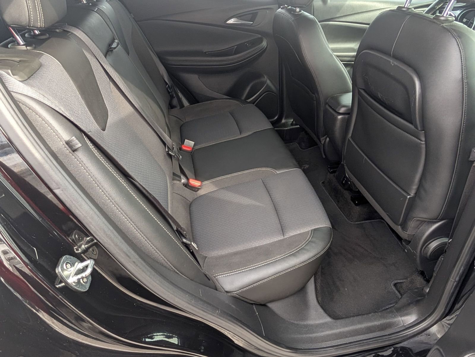 Used 2022 Buick Encore GX Select w/ Sport Touring Package image 24