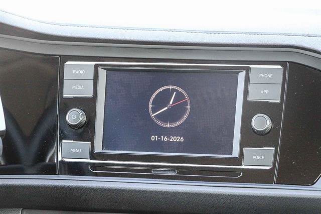 Used 2024 Volkswagen Jetta SE image 14
