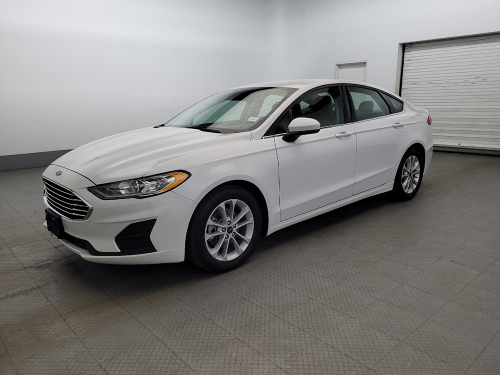Used 2020 Ford Fusion SE FWD image 2