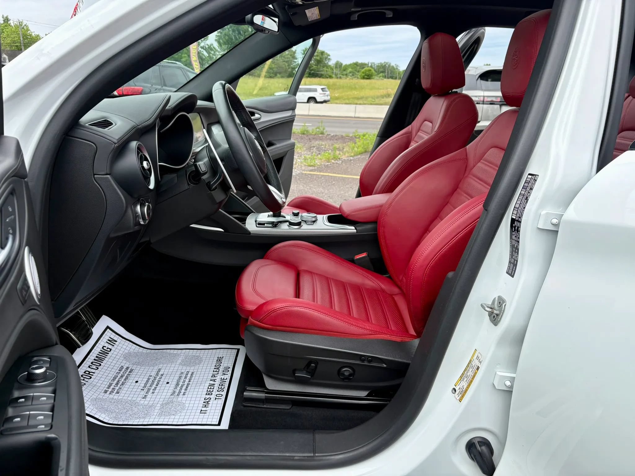 Used 2022 Alfa Romeo Stelvio Veloce AWD/4WD image 19