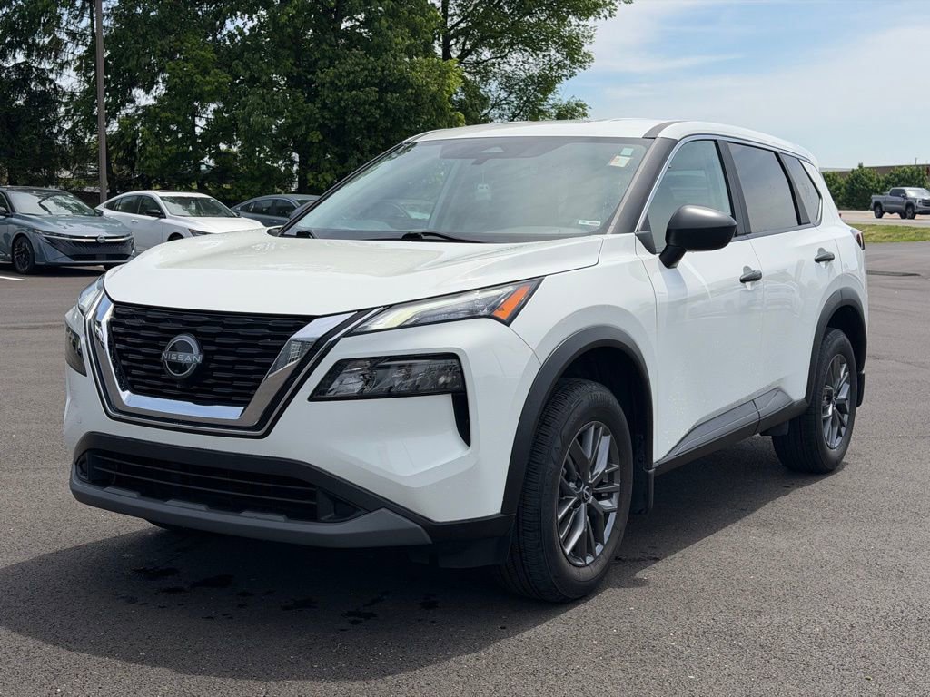 Certified 2023 Nissan Rogue S AWD/4WD image 2