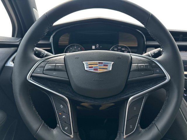 Used 2025 Cadillac XT5 Premium Luxury AWD/4WD image 22