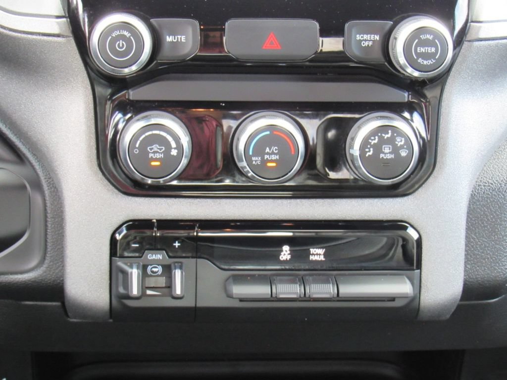 Used 2026 RAM 2500 Tradesman w/ Chrome Appearance Group AWD/4WD image 21