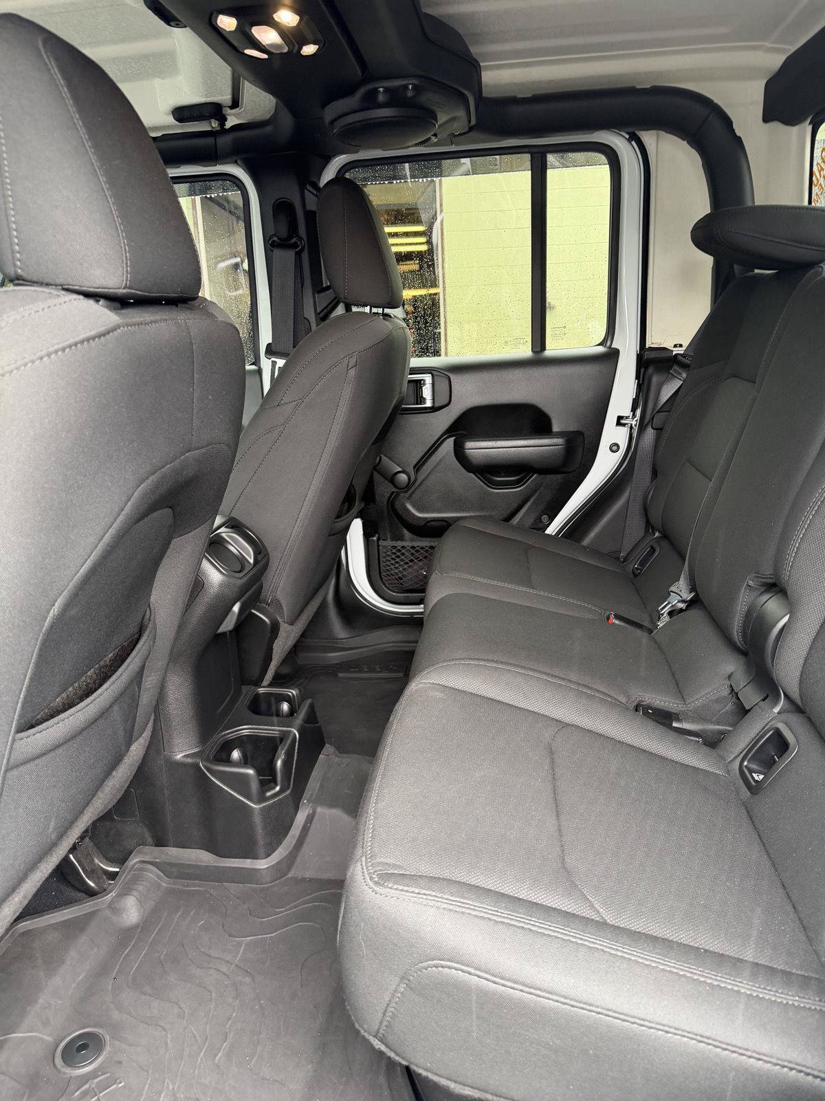 Used 2022 Jeep Gladiator Sport AWD/4WD image 9