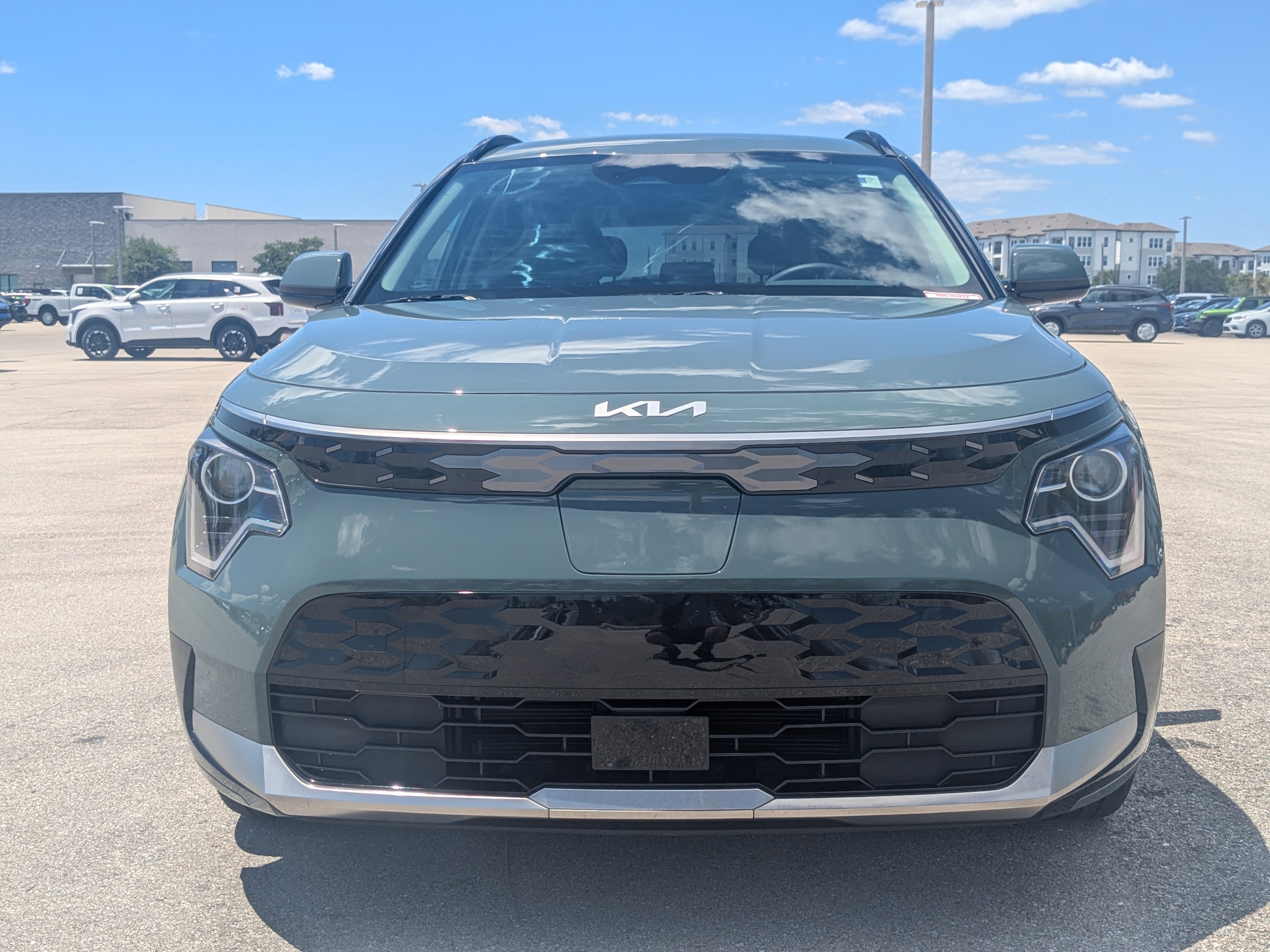 Used 2023 Kia Niro Wind w/ Wind Preserve Package image 2