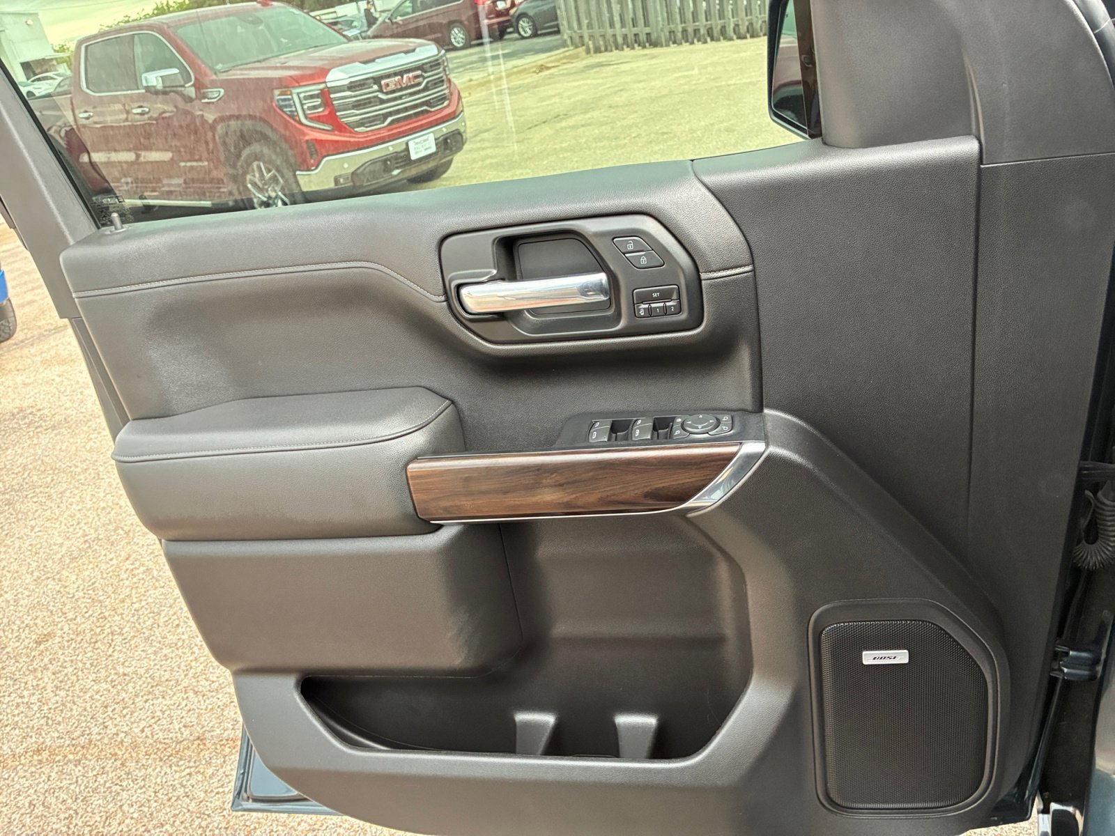 Used 2020 GMC Sierra 1500 SLT image 29