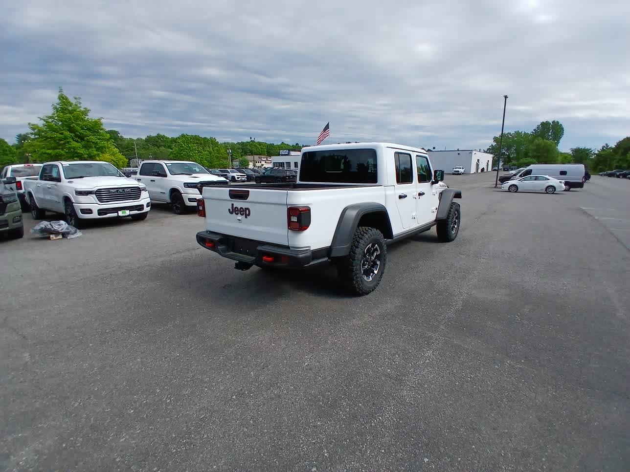 New 2026 Jeep Gladiator Rubicon w/ Safety Group AWD/4WD image 4