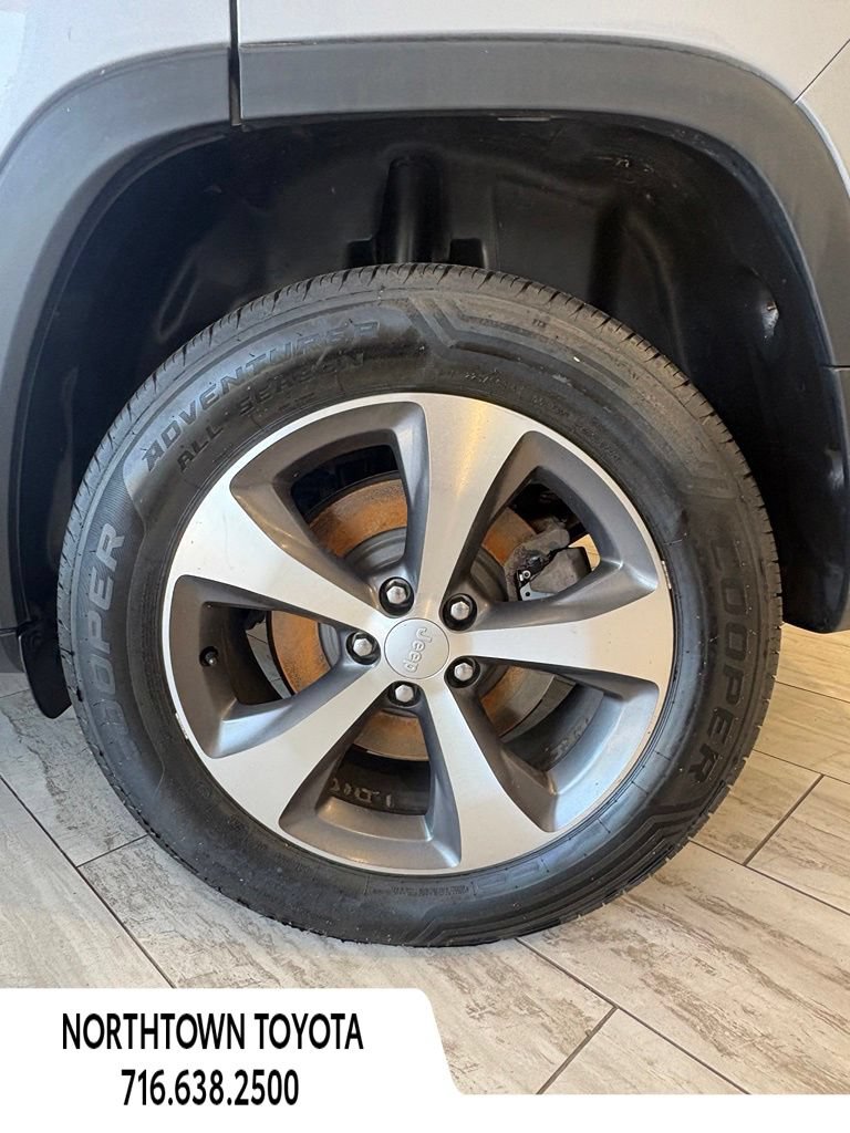 Used 2020 Jeep Cherokee Limited AWD/4WD image 10