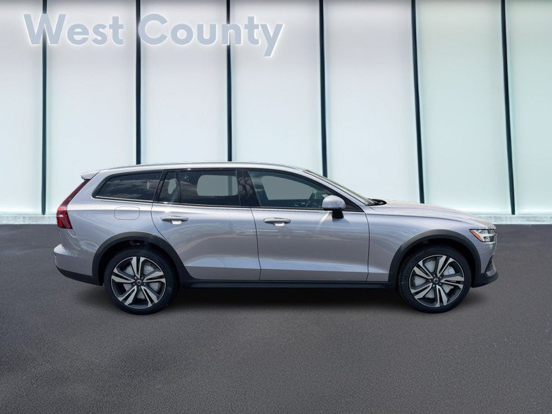 New 2026 Volvo V60 B5 Cross Country Plus w/ Protection Package Premier AWD/4WD image 2