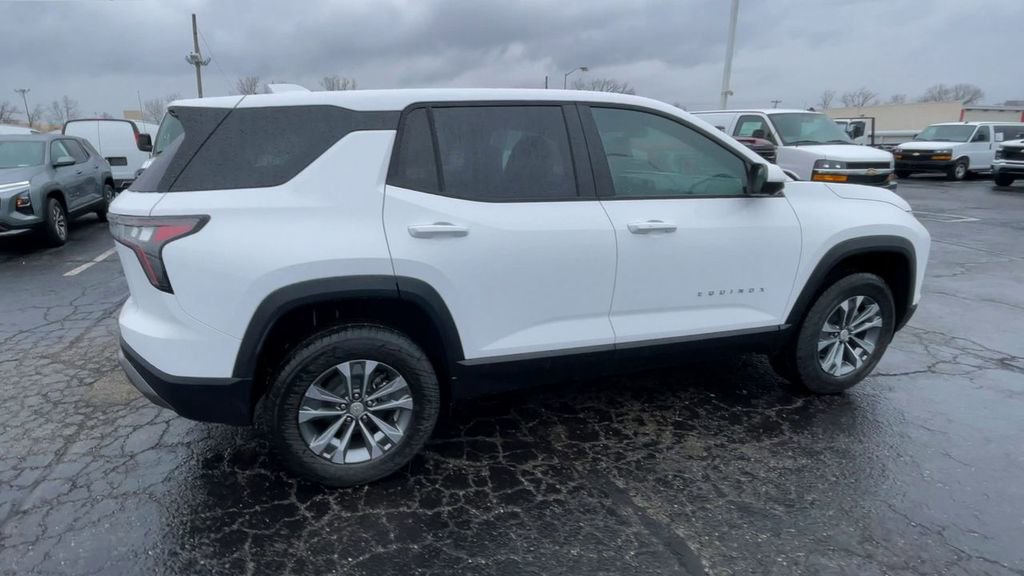 New 2026 Chevrolet Equinox LT w/ Safety and Technology Package image 2