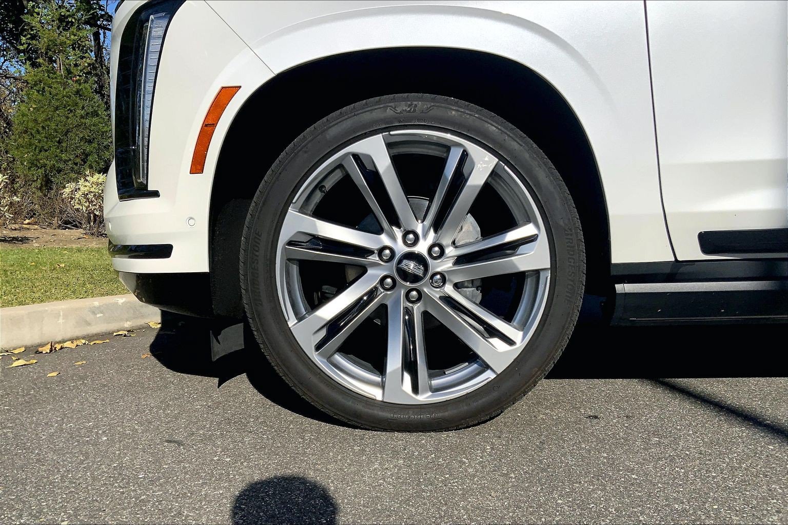 Used 2025 Cadillac Escalade Sport Platinum w/ LPO, Floor Liner Package AWD/4WD image 5