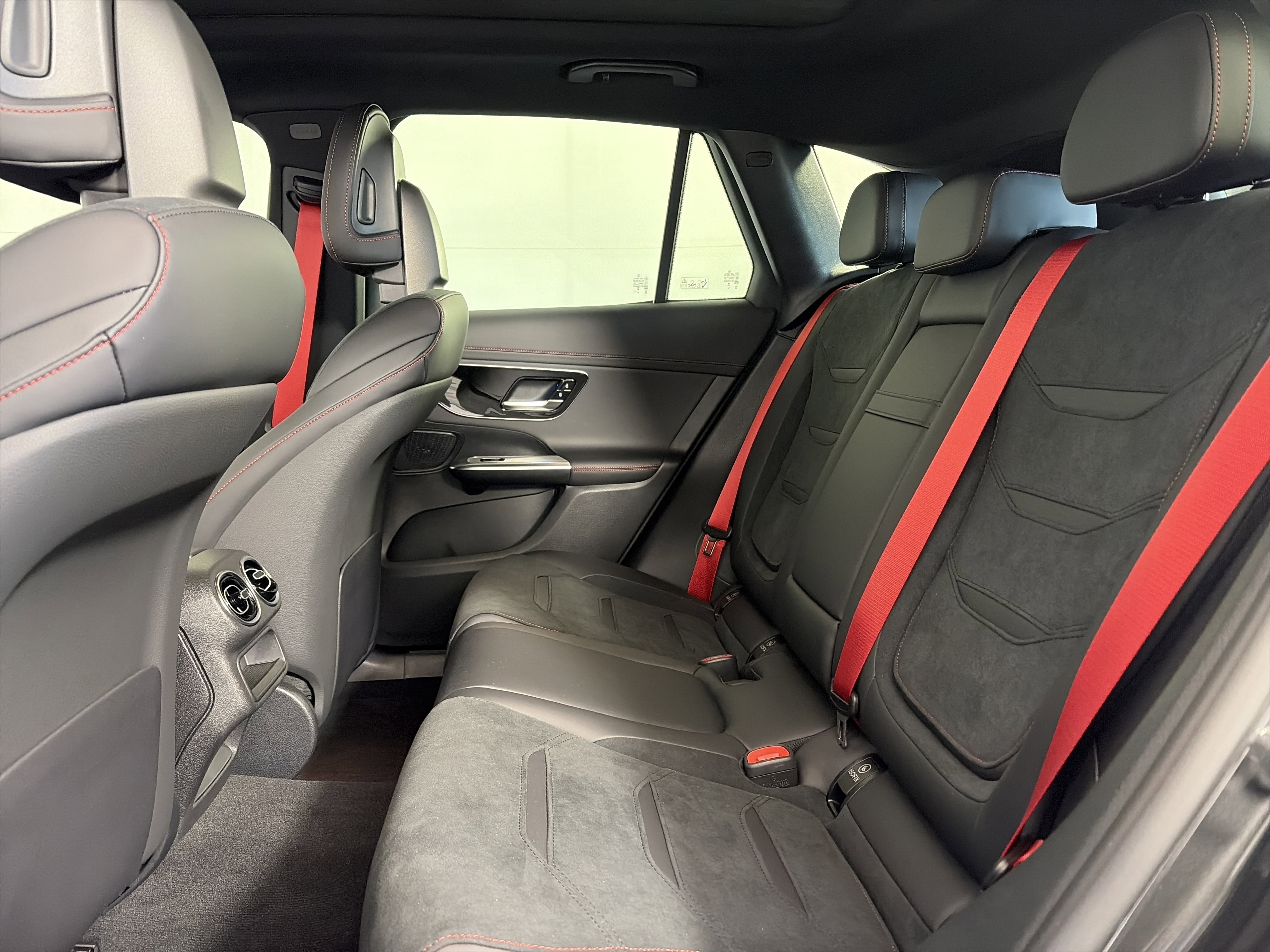 Certified 2025 Mercedes-Benz GLC 43 AMG 4MATIC image 7