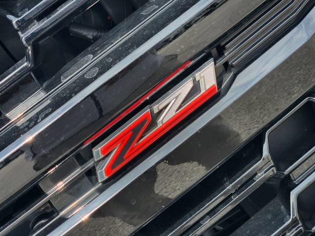 Used 2023 Chevrolet Tahoe Z71 w/ Luxury Package AWD/4WD image 9