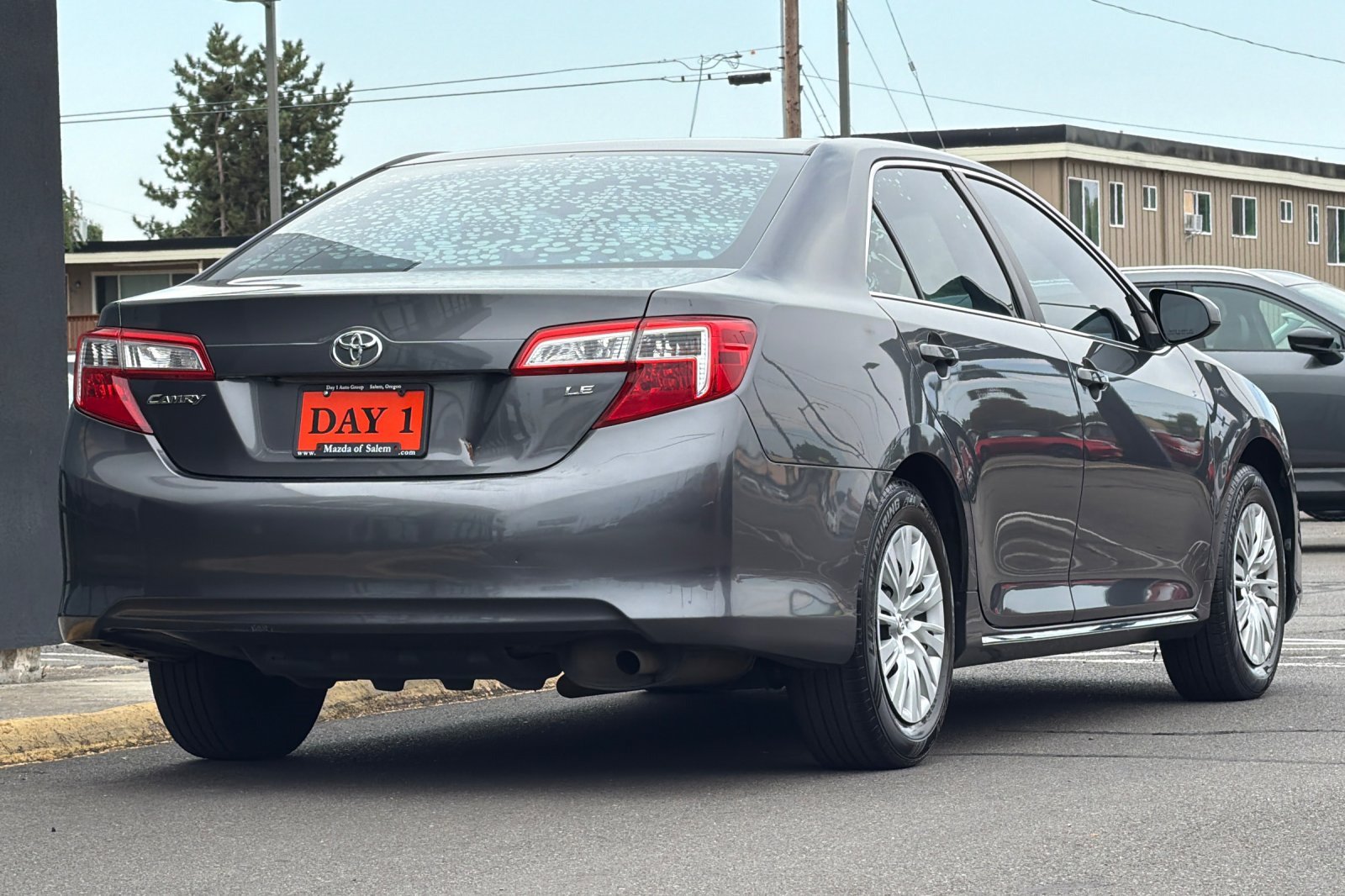 Used 2014 Toyota Camry LE FWD image 5