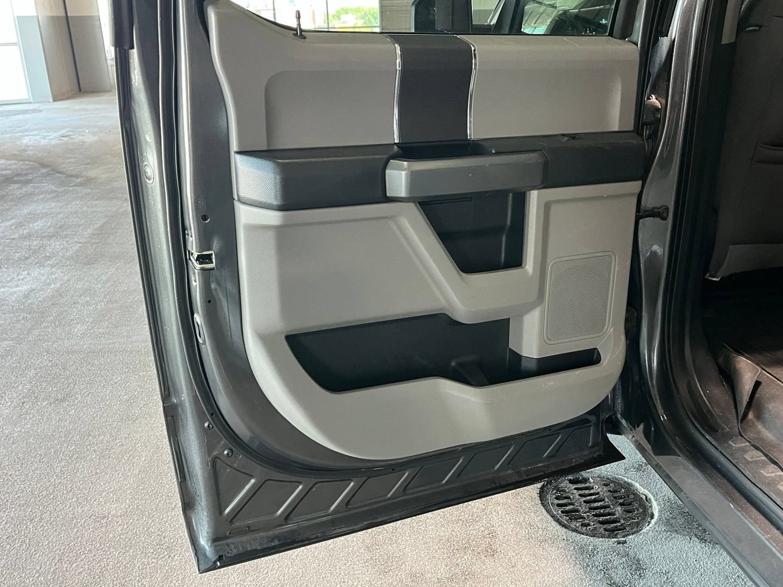 Used 2018 Ford F150 XLT AWD/4WD image 36