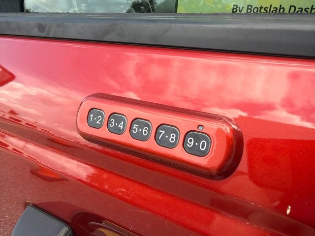 Used 2022 Ford Bronco Badlands AWD/4WD image 4