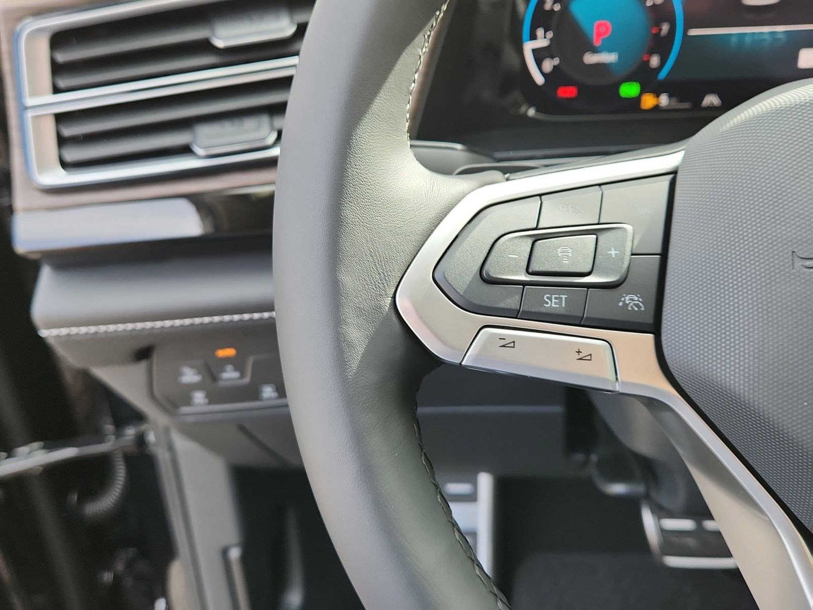 New 2026 Volkswagen Atlas SEL Premium R-Line image 23