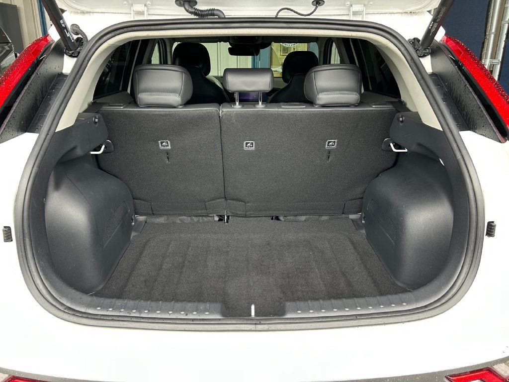 Used 2023 Kia Niro Wave FWD image 23