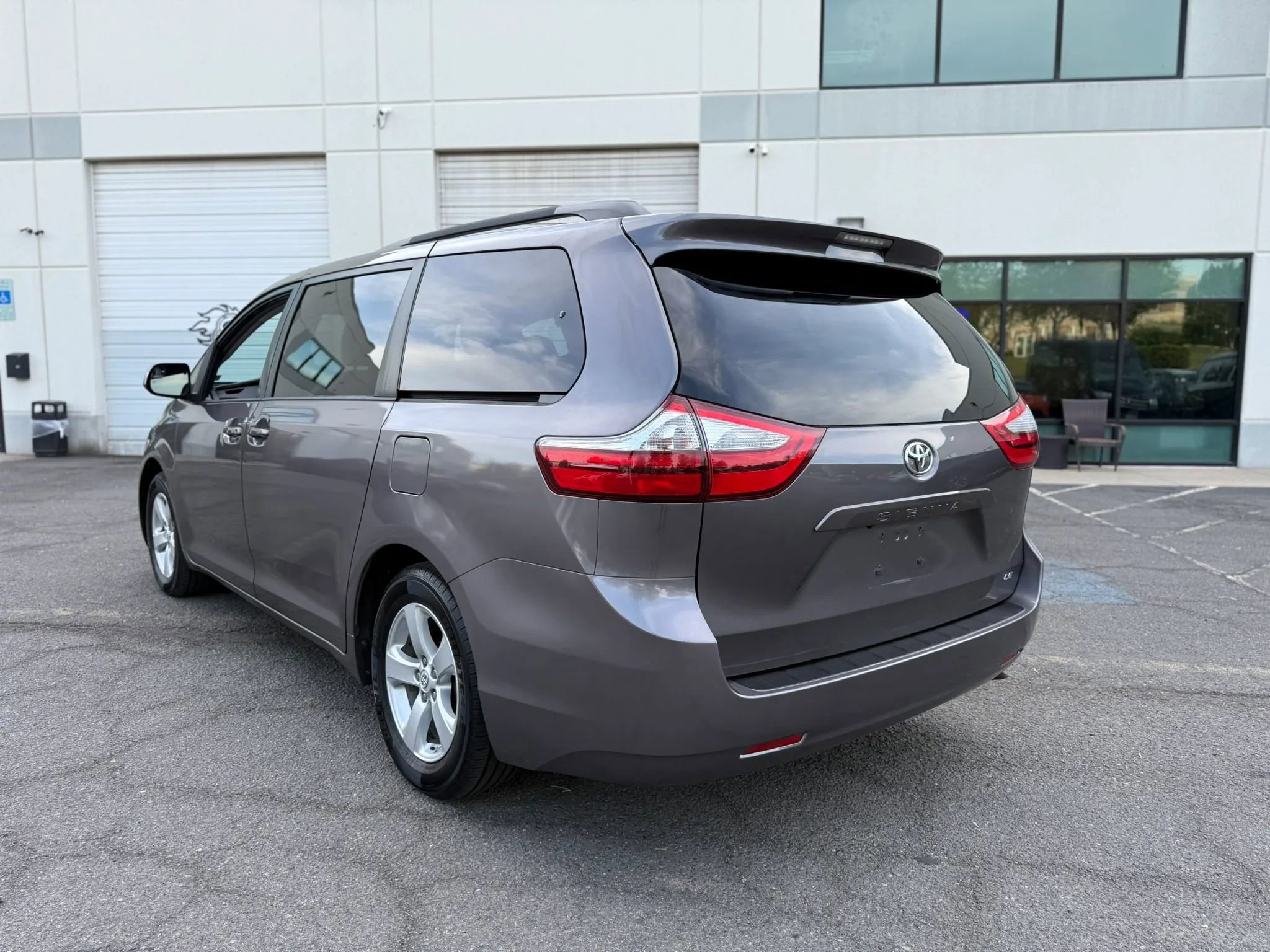 Used 2015 Toyota Sienna LE FWD image 6
