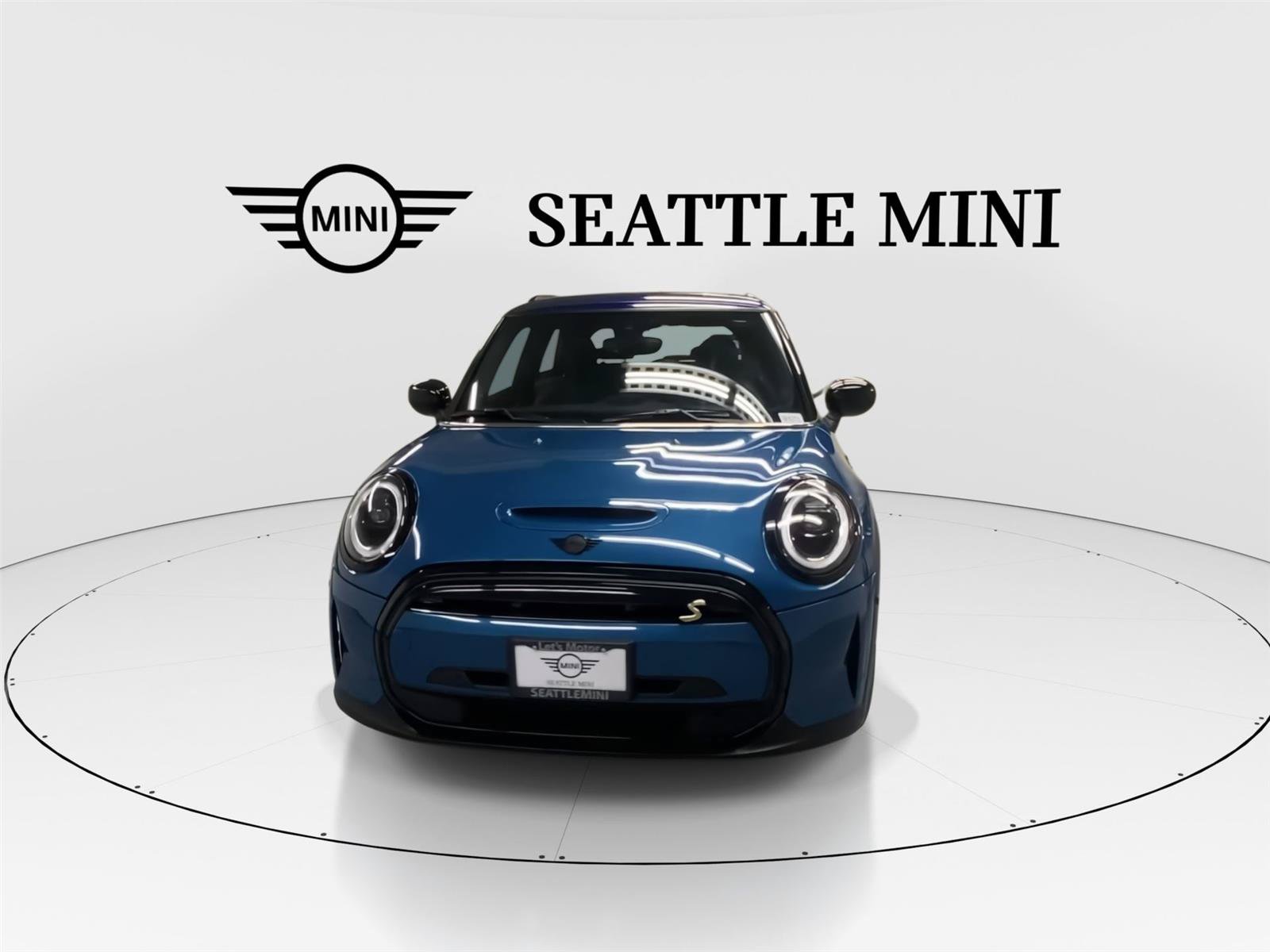 Certified 2024 MINI Cooper SE FWD image 4