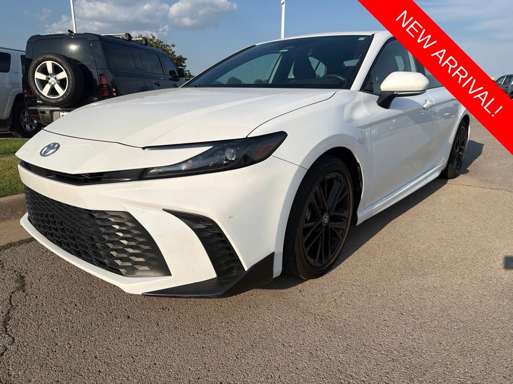 Used 2025 Toyota Camry SE w/ Multimedia Upgrade Package FWD video 1