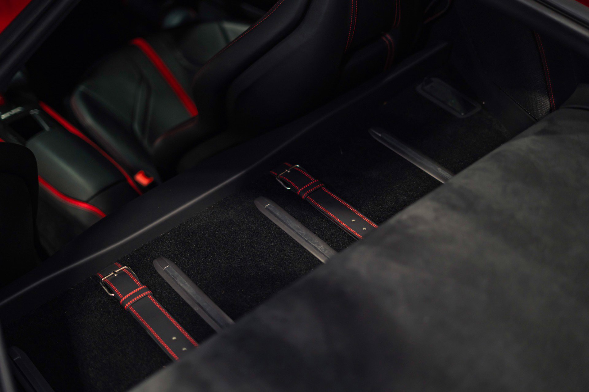 Used 2020 Ferrari 812 Superfast RWD image 18