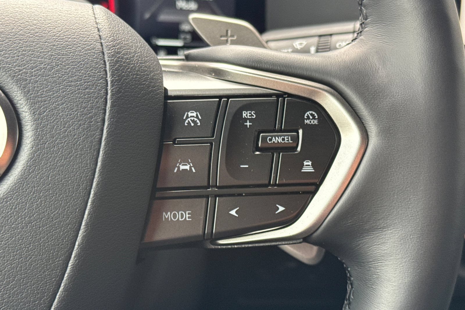 Used 2025 Lexus GX 550 w/ Accessory Package (Z1) AWD/4WD image 28